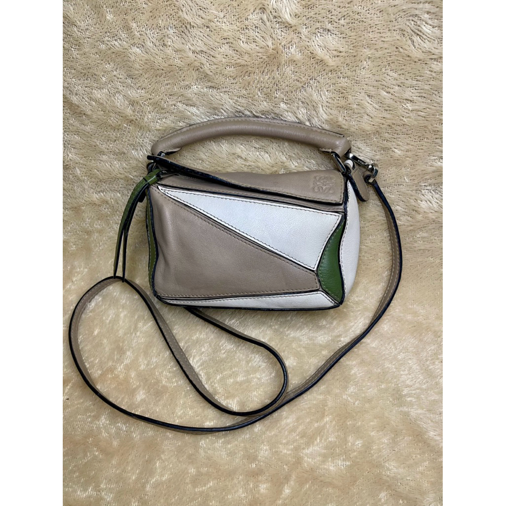 Tas L0weng puzzle sling bag satchel