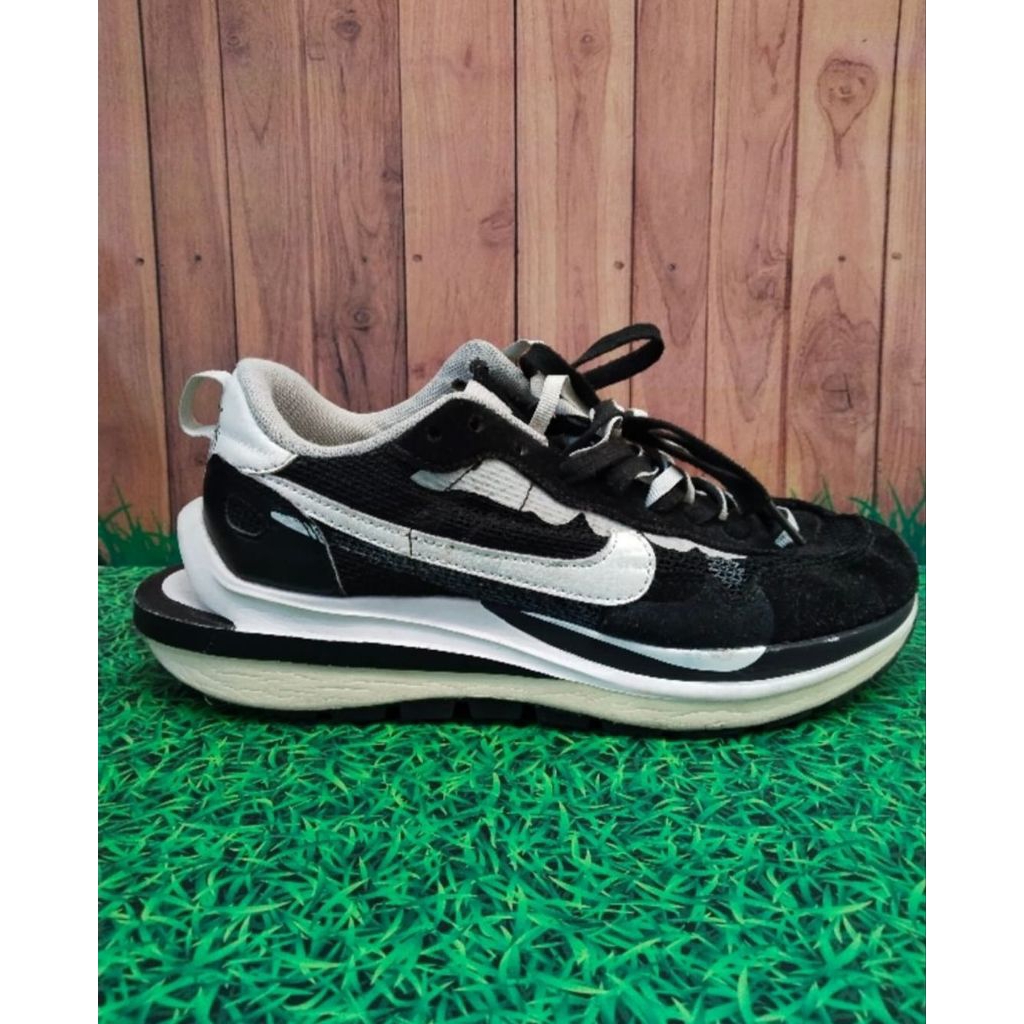 Nike VaporWaffle SACAI Black & White Original