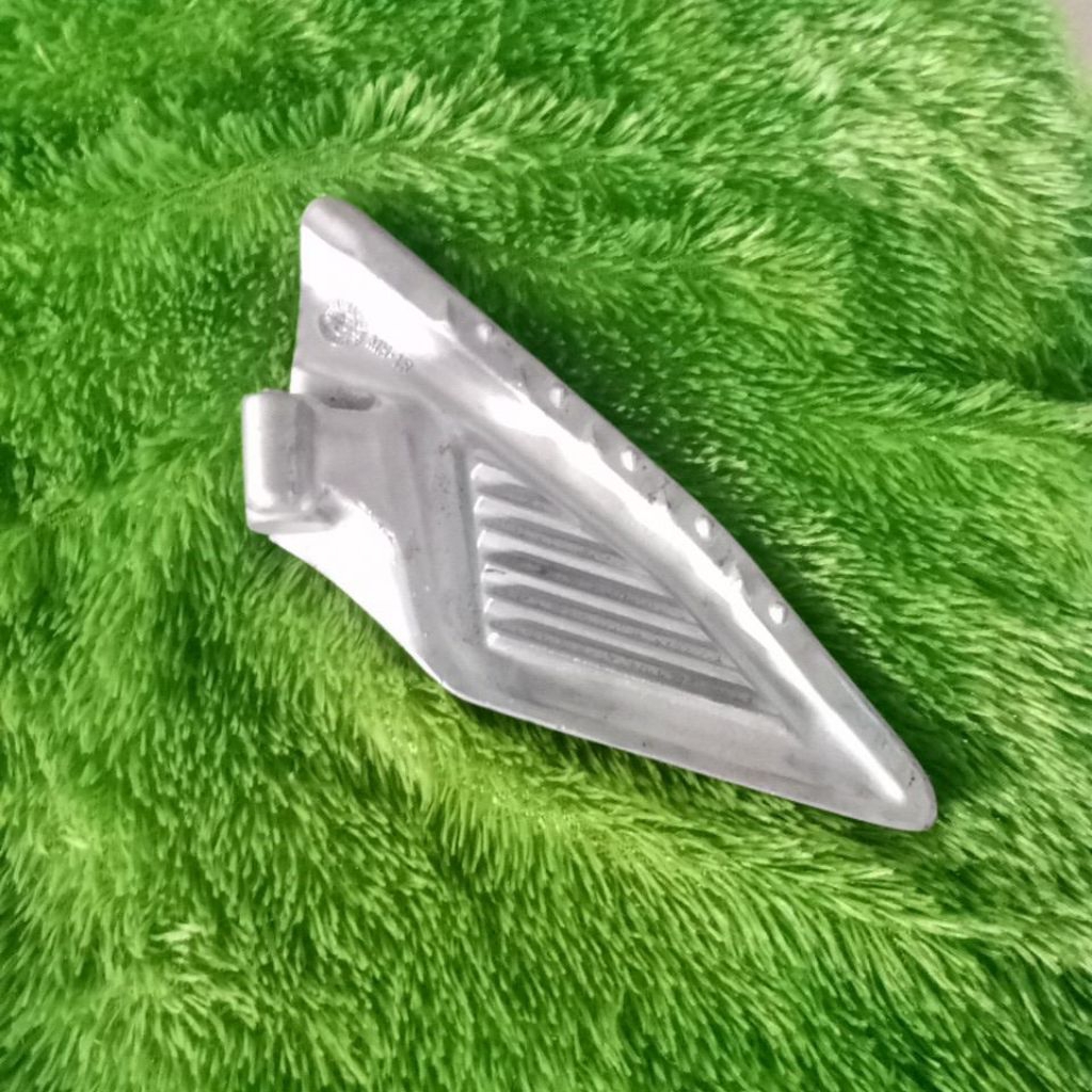 step pijakan kaki belakang kanan PCX new original copotan motor