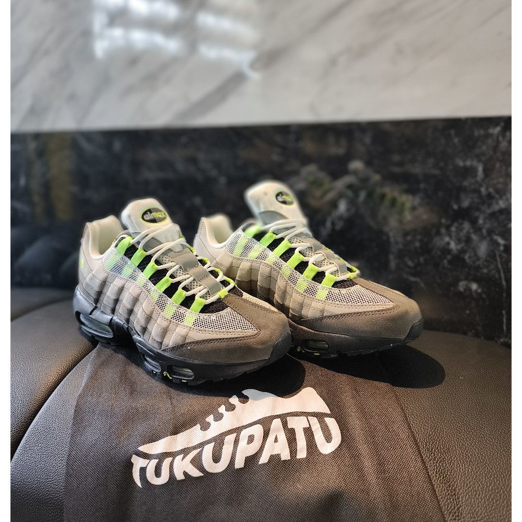 AIRMAX95NEON