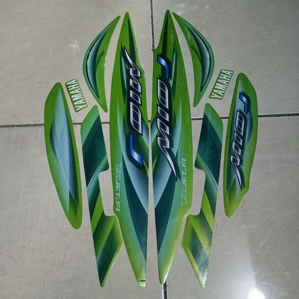 Striping stiker body motor Yamaha Mio J 2011 stiker list bodi motor mio j warna hijau tahun 2011