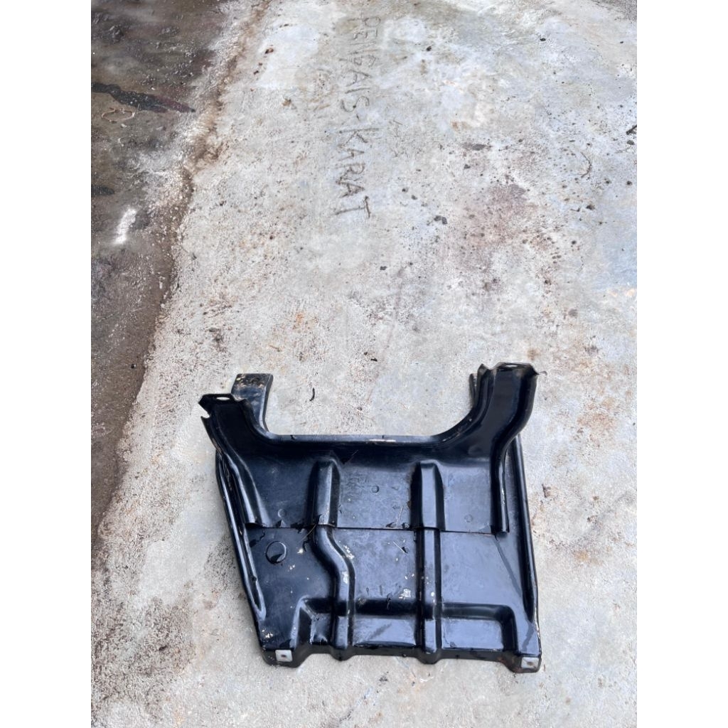 plat dudukan dashboard bracket dashboard tengah dasbor mitsubishi canter ps110 ps125 original