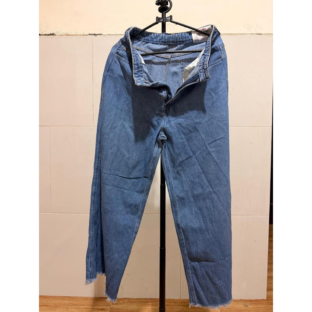 Jeans Thenblank x Isyana