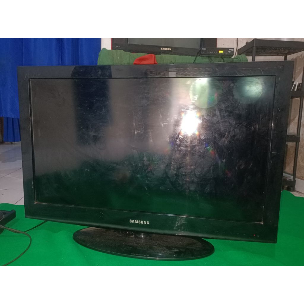tv lcd samsung 32 inch minus lcd ada blentongnya