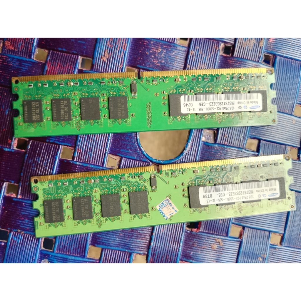 Ram Samsung DDR2 1 GB.pc 5300, normal lancar,joss
