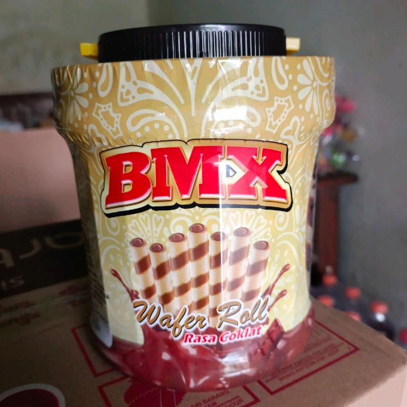 BMX Astor Cokelat Wafer Roll Lumer (Promo 1 dus isi 6)
