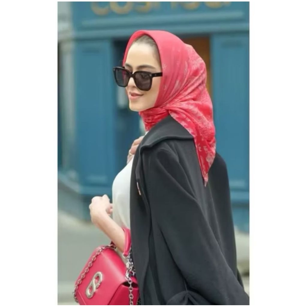 Buttonscarves El Mar Minorca Voal Square Conch Barang Rare