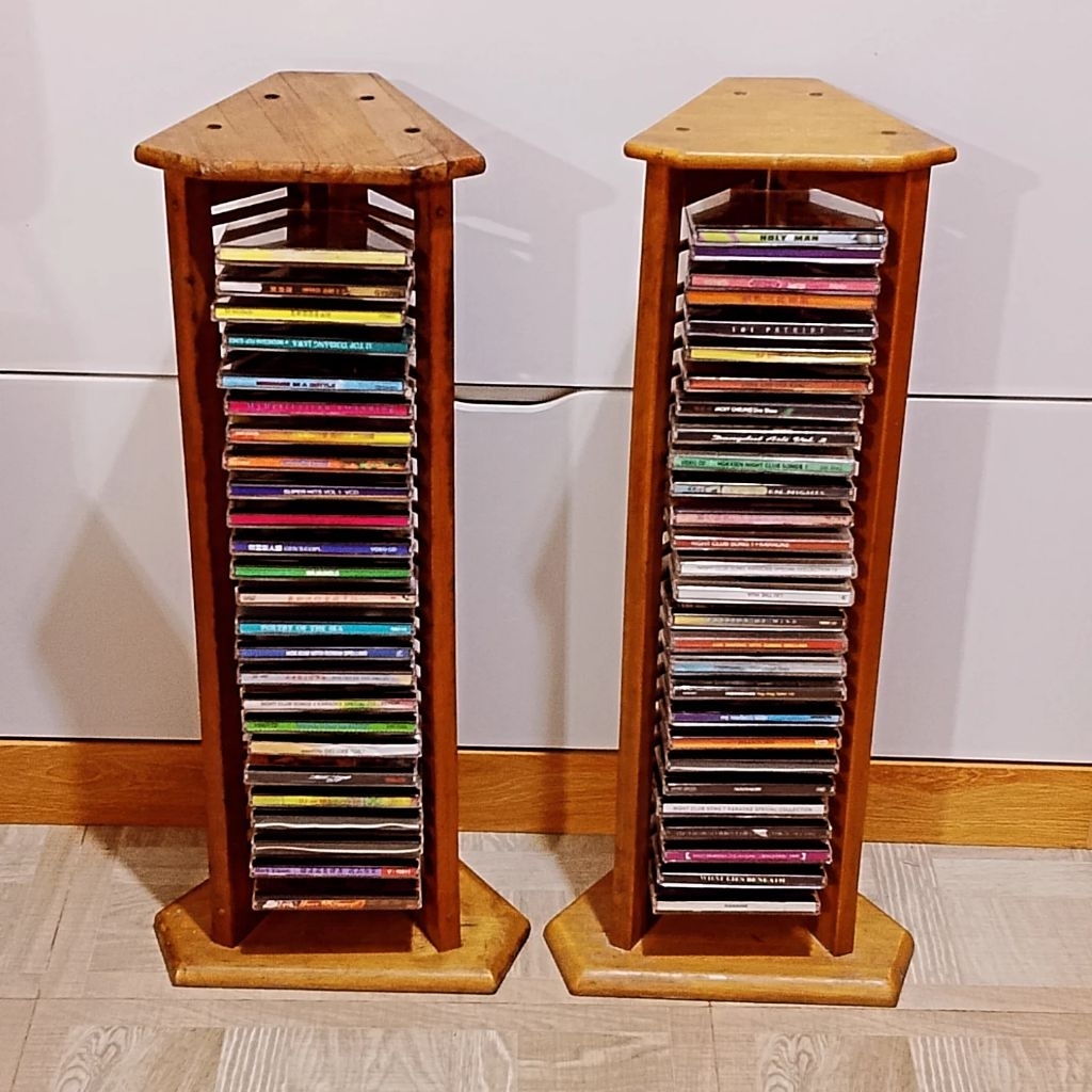 Sepaket 2 rak CD kayu vintage total muat 50 Compact Disc
