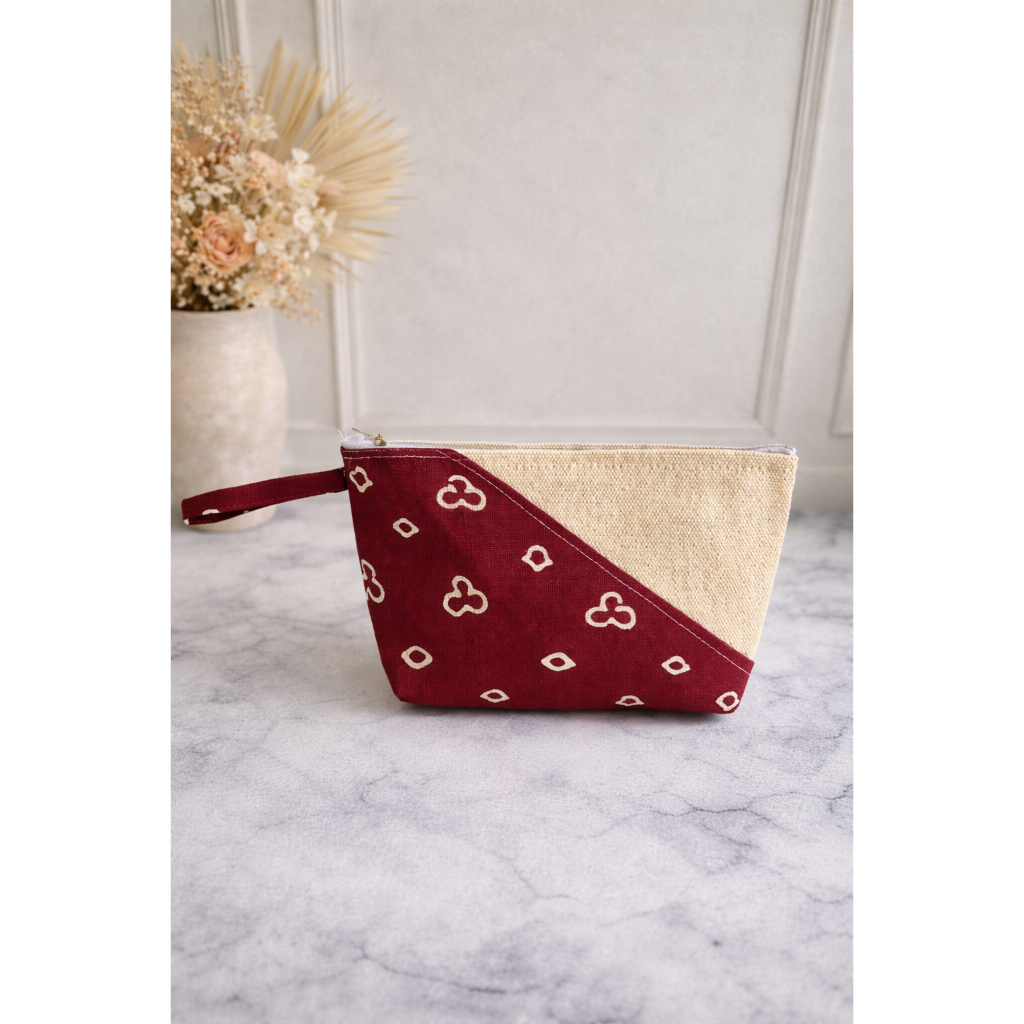 WECRAFTSOUVENIR - Souvenir custom / Souvenir Pouch /Asimetris Pouch Batik