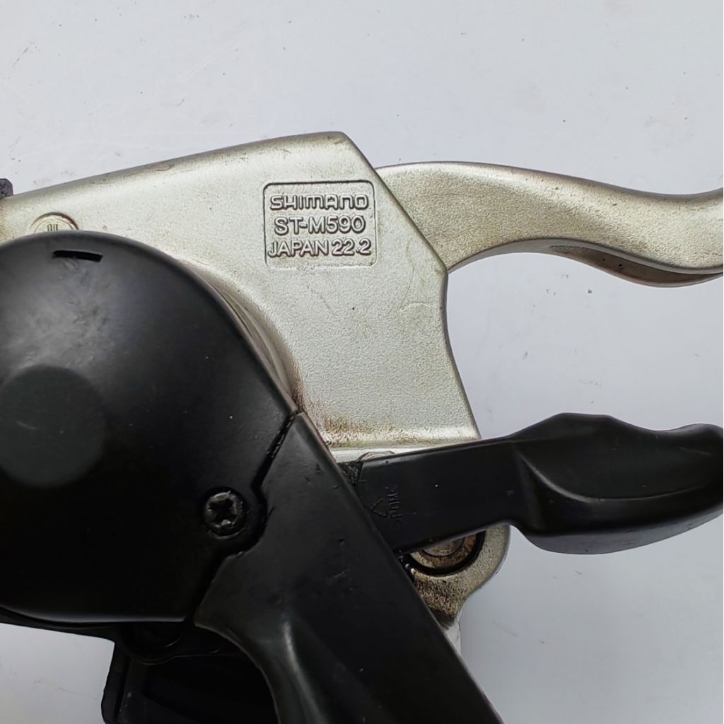 Brake shifter Shimano Deore ST-M590 Japan3X9 Speed