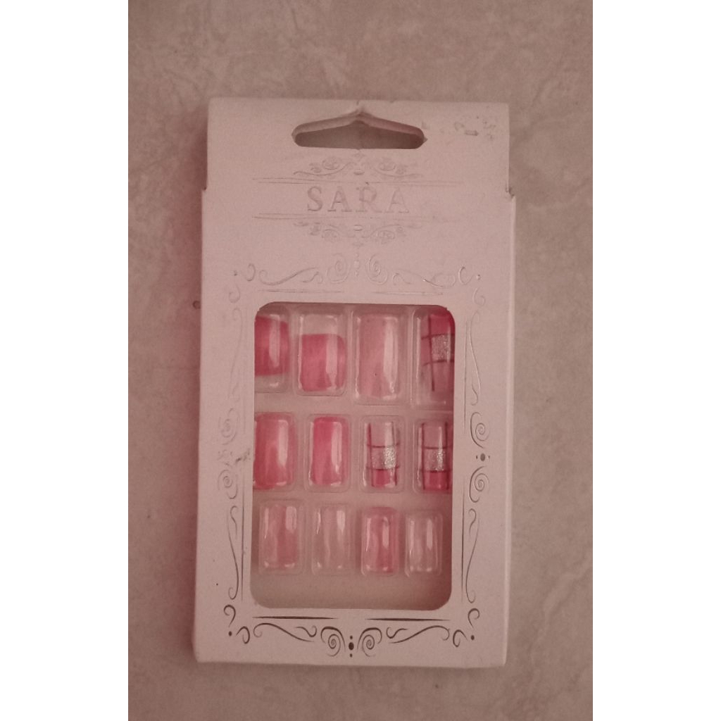 Kuku Palsu Untuk Kecantikan Jari Tangan Wanita