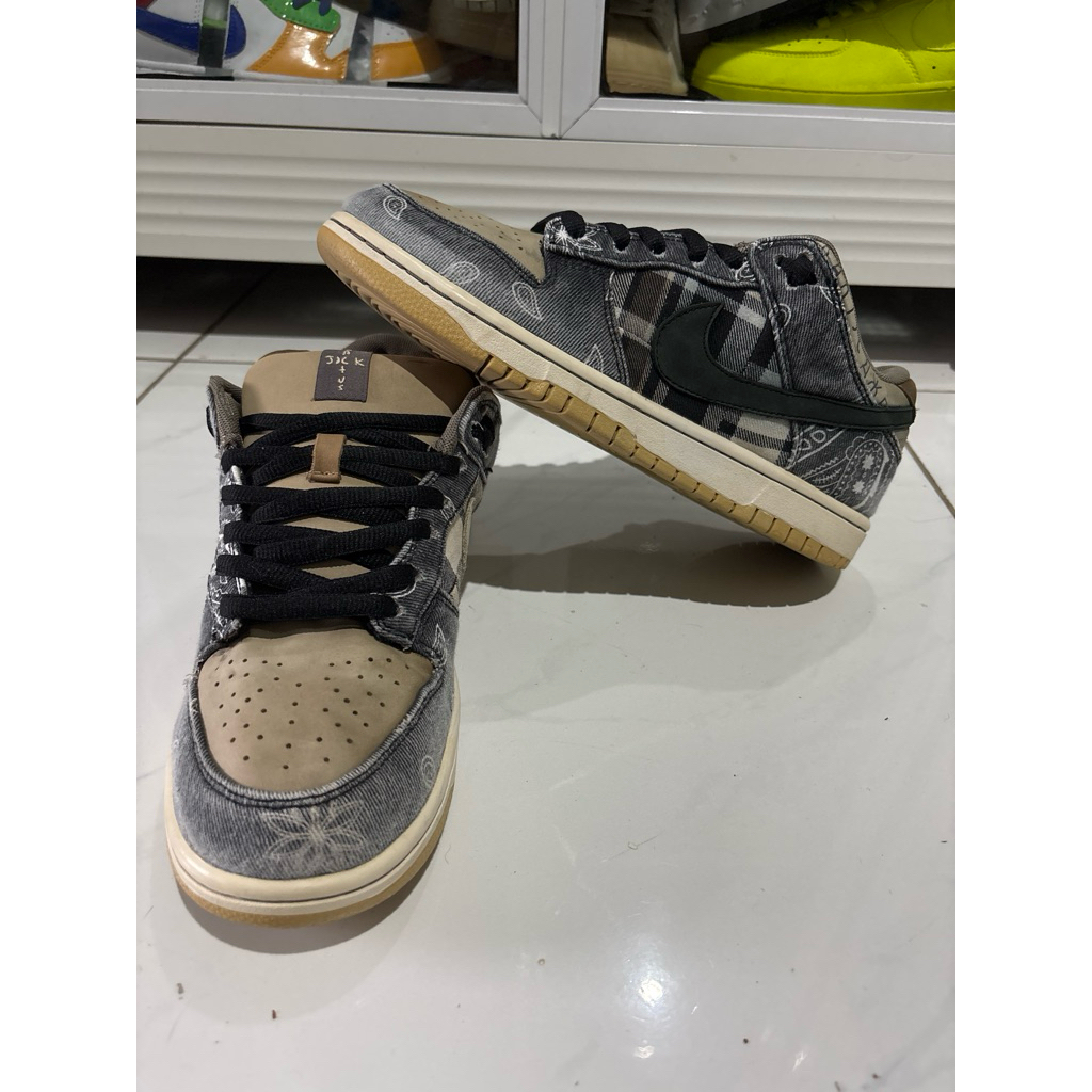 NIKE SB Dunk Low x Travis Scott size 41/260