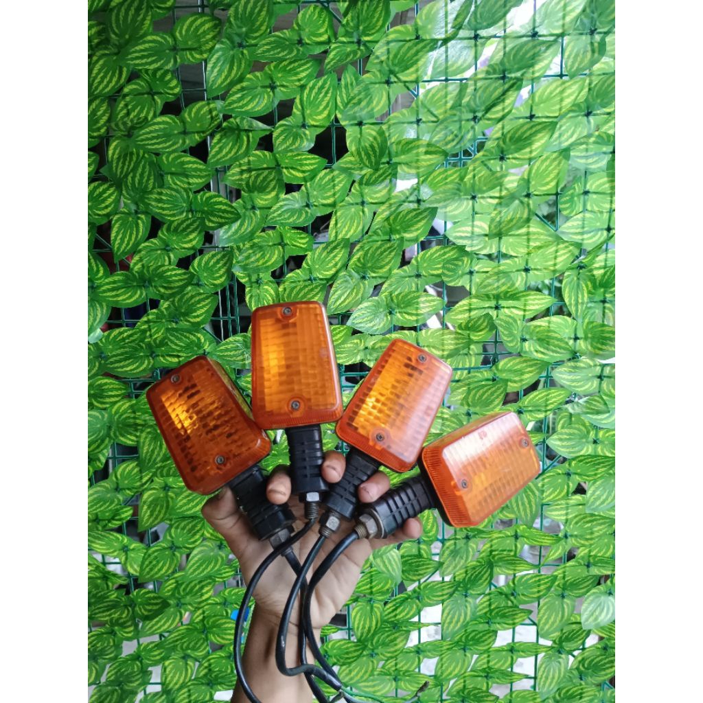 lampu sein honda gl100 / honda win100 / c700 /supercup original