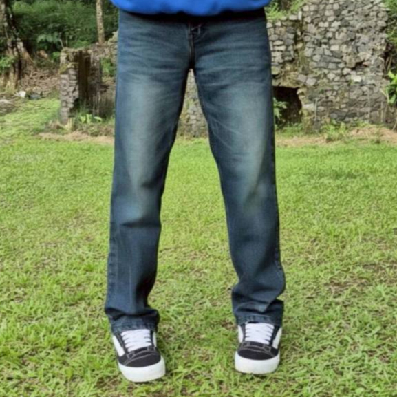 Celana jeans pria standar reguler ripped terbaru