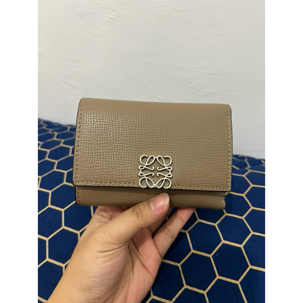 preloved dompet loewe full leather