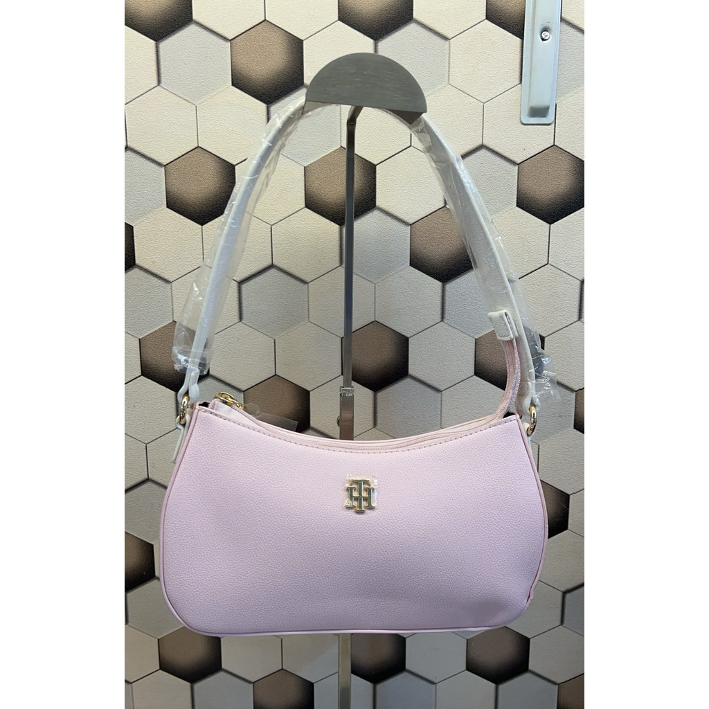 tommy hilfiger shoulder bag original new