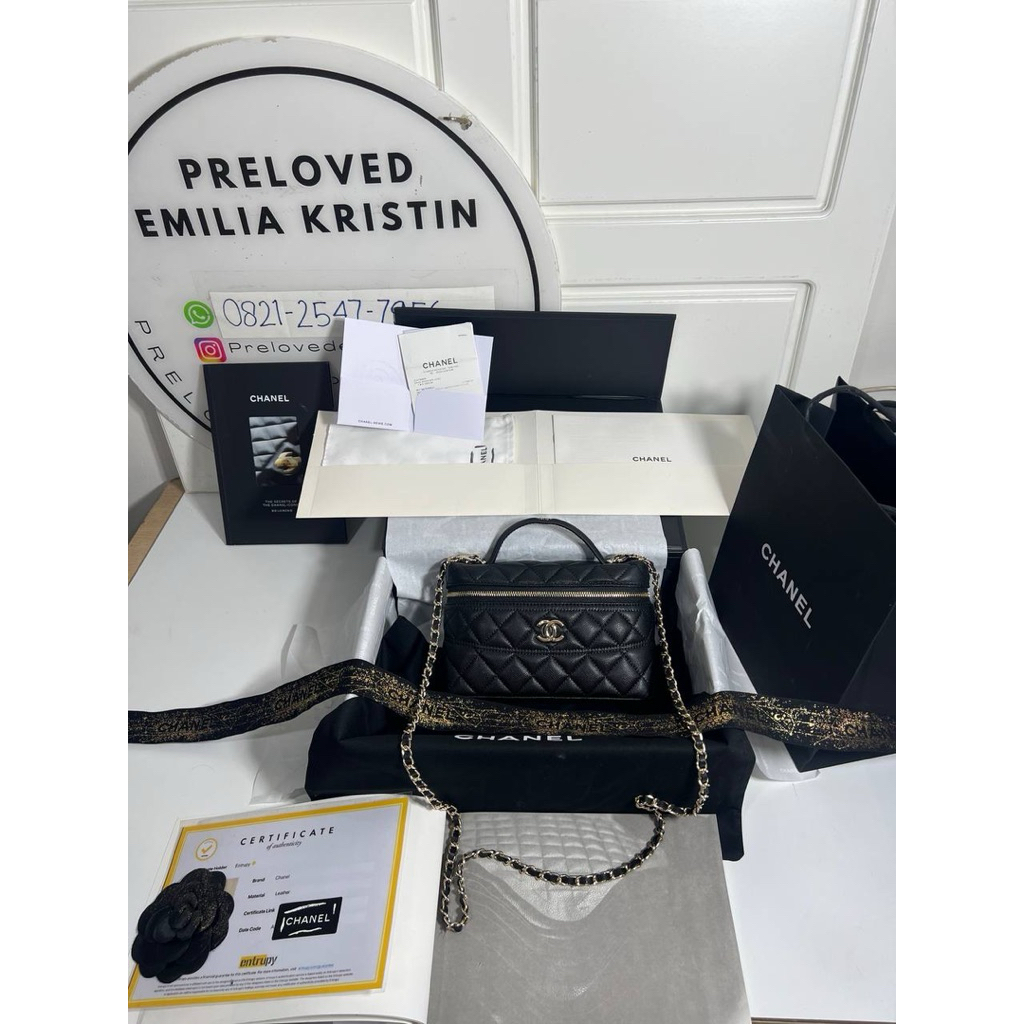 nego preloved Chanel CC Top Handle Long Vanity Case With Chain Black Caviar Light Gold Hardware auth