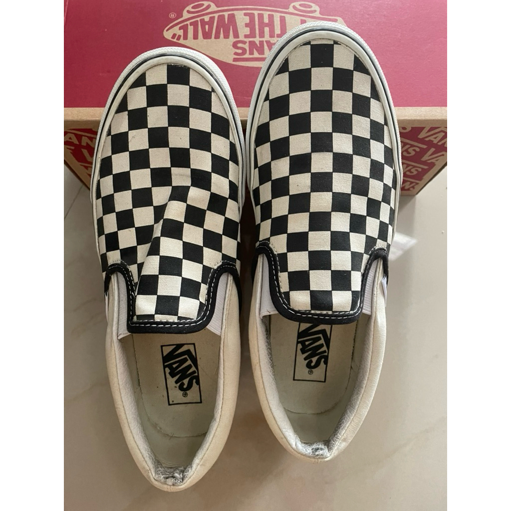 Preloved sepatu vans classic slip on