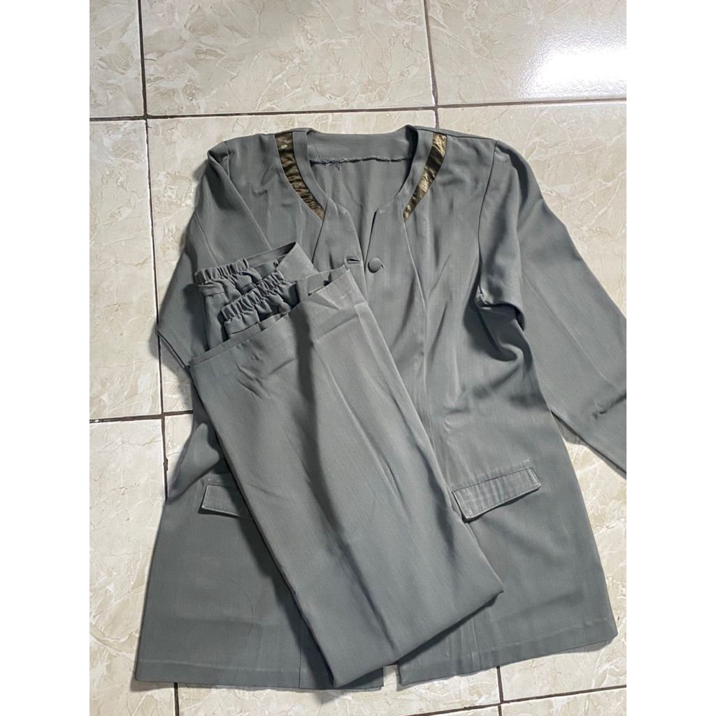 [PRELOVED] Set PSH Atasan dan Rok Wanita Abu Kehijauan