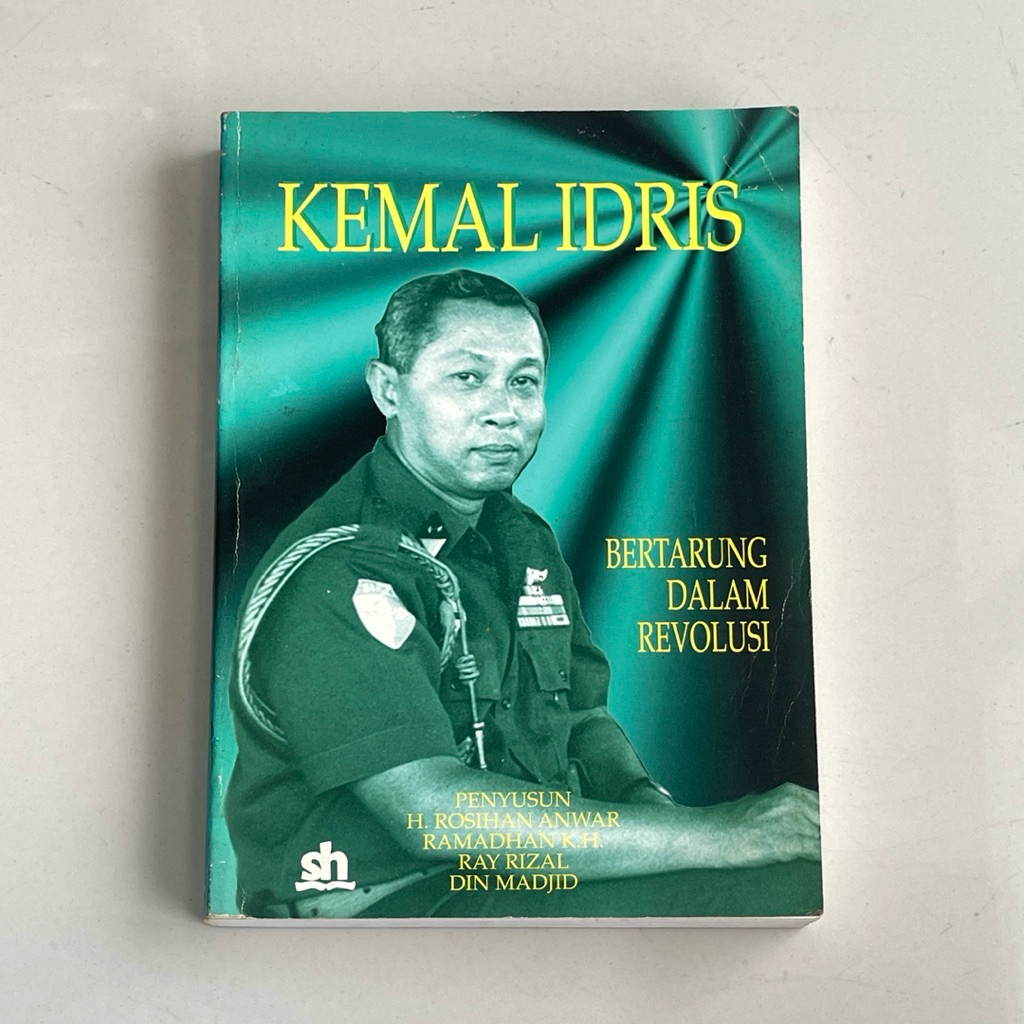 Buku KEMAL IDRIS BERTARUNG DALAM REVOLUSI