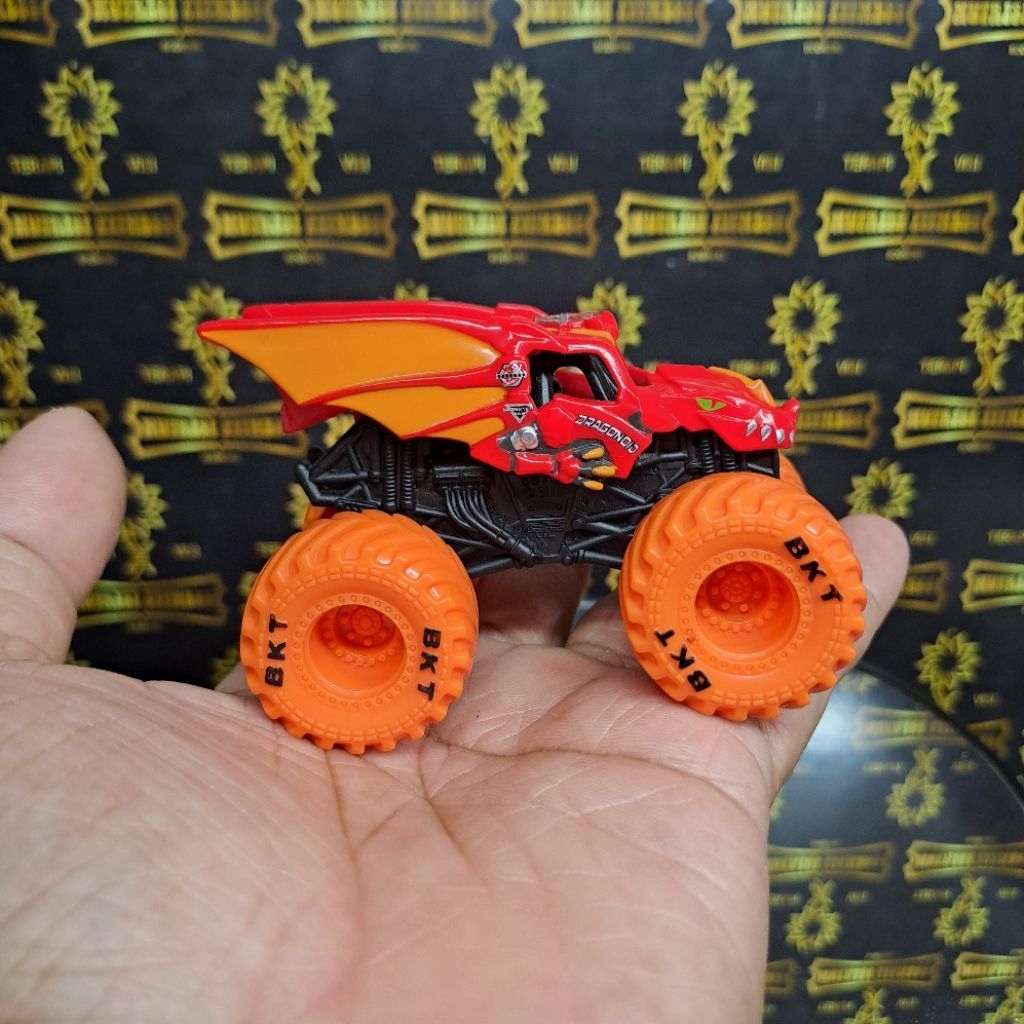 LOOSE MONSTER JAM LOOSE MONSTER JAM DRAGONOID BAKUGAN 1:70 MONSTER JAM KOLPRI KONDISI 99%
