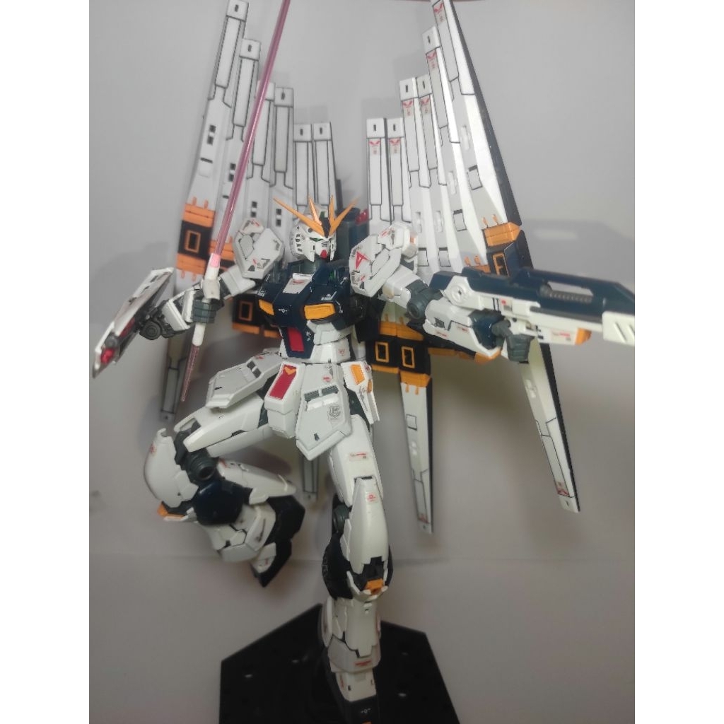 RG RX-93 NU GUNDAM BANDAI RAKIT