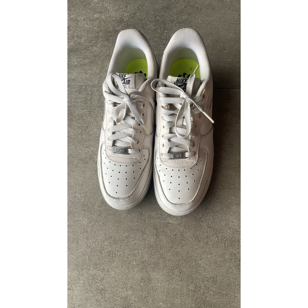 Preloved bekas sepatu nike air original