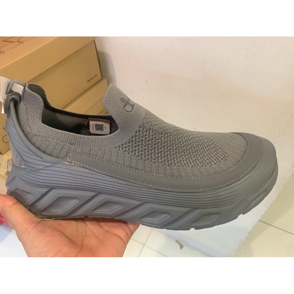 Obral sale diadora naoki slip on original