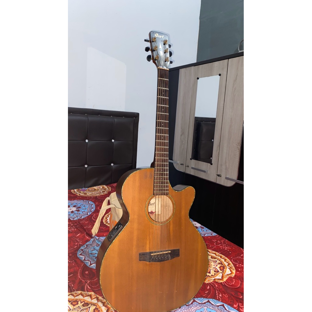 DIJUAL CEPAT - GUITAR CORT Akustik Elektrik SFX E NS (Original) nego tipis