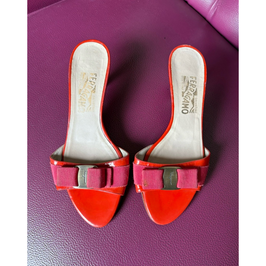 salvatore ferragamo heels sandals