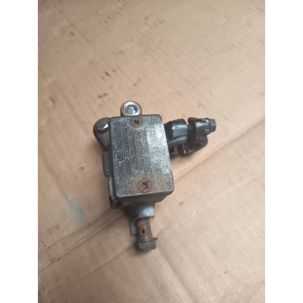 Master rem atas honda  supra lama/tiger 2000 bahan