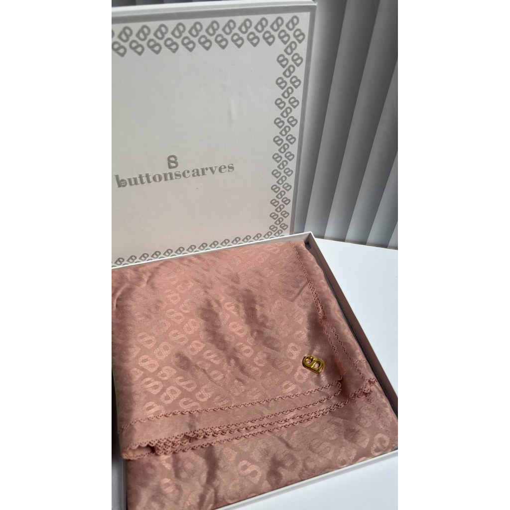 Tapis Emboss (preloved)