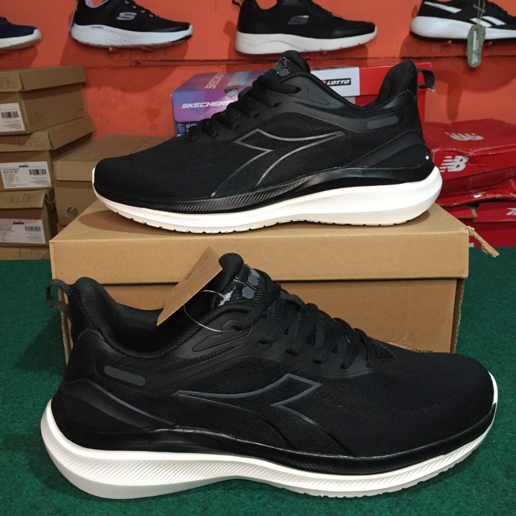 Sepatu Pria Diadora NASIK Original size 42 & 43 Resmi MAP