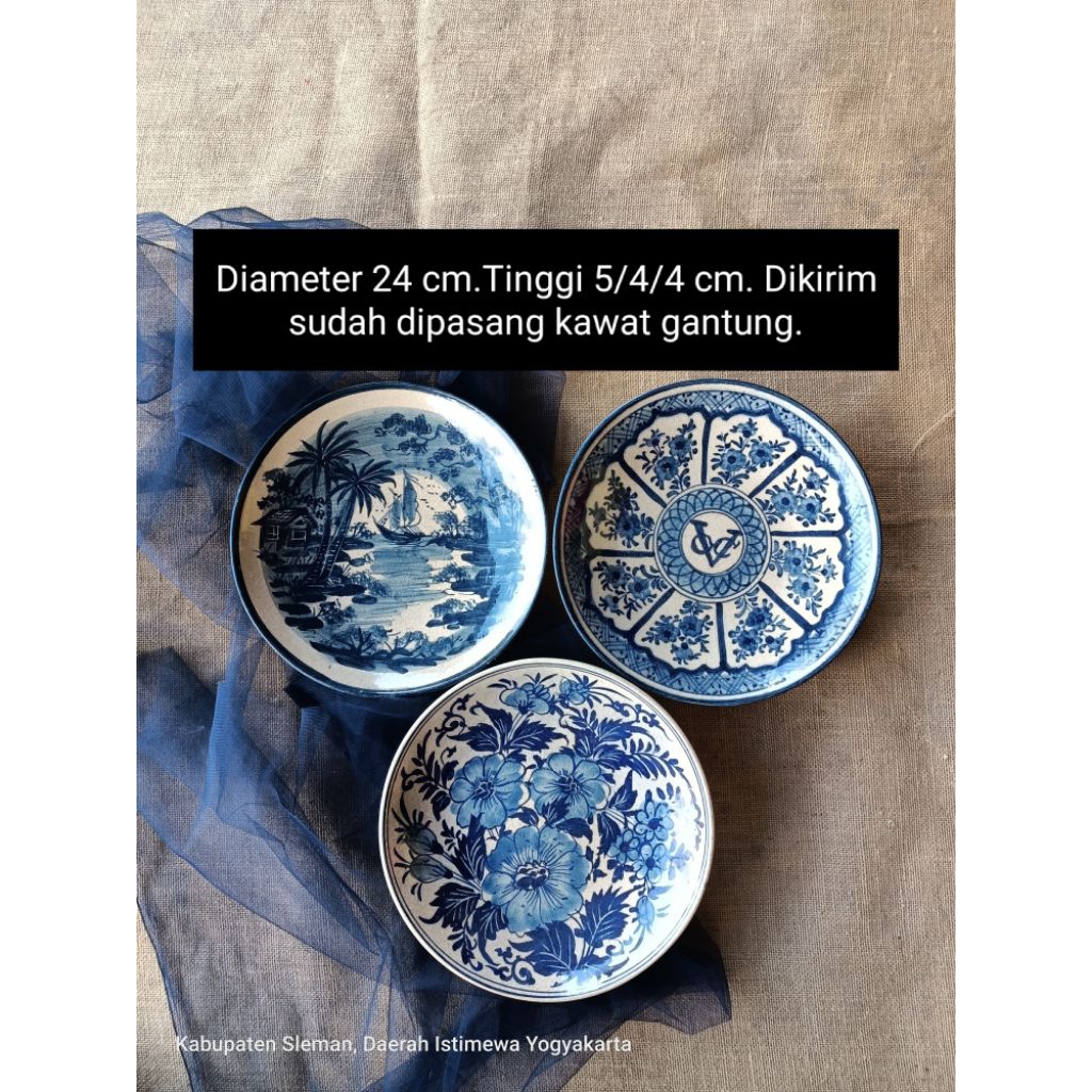 Diameter 24 cm an 3 buah Piring keramik lukis biru gambar bunga voc dan pemandangan untuk dekorasi h