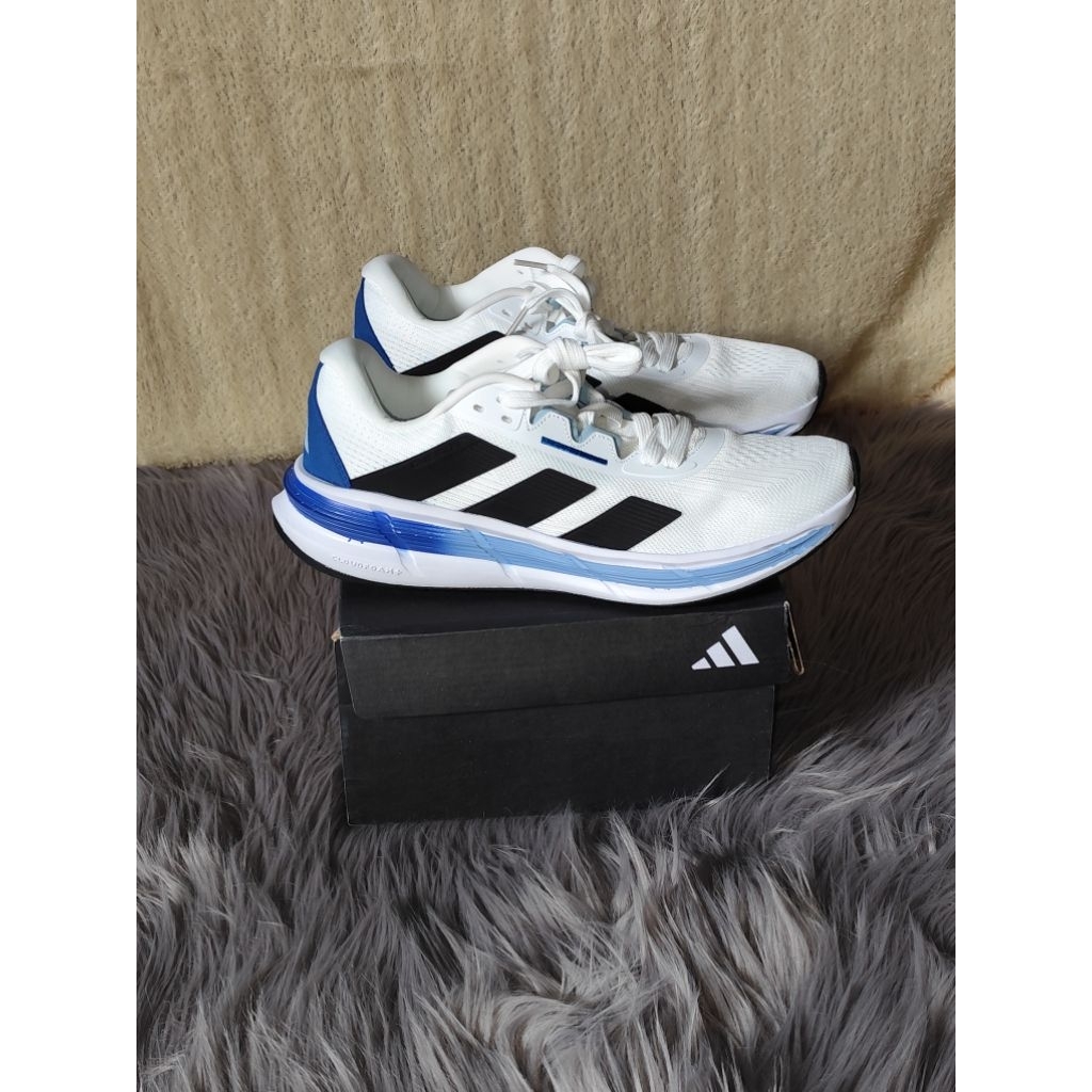 Sepatu Running Midsole Cloudfoam 