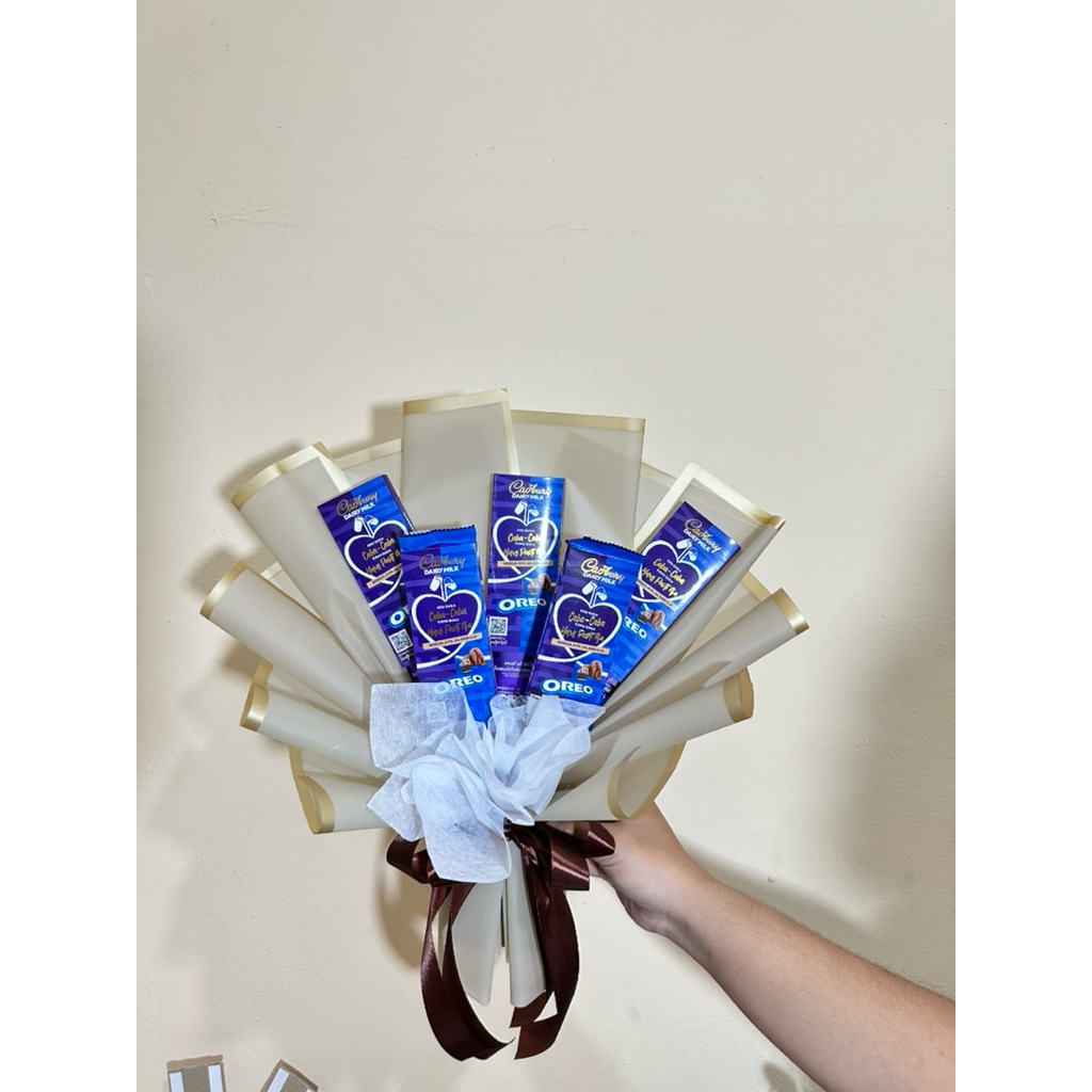 buket coklat, bouquet coklat, Cadbury Oreo, hadiah valentine, kado wisuda, kado ulang tahun