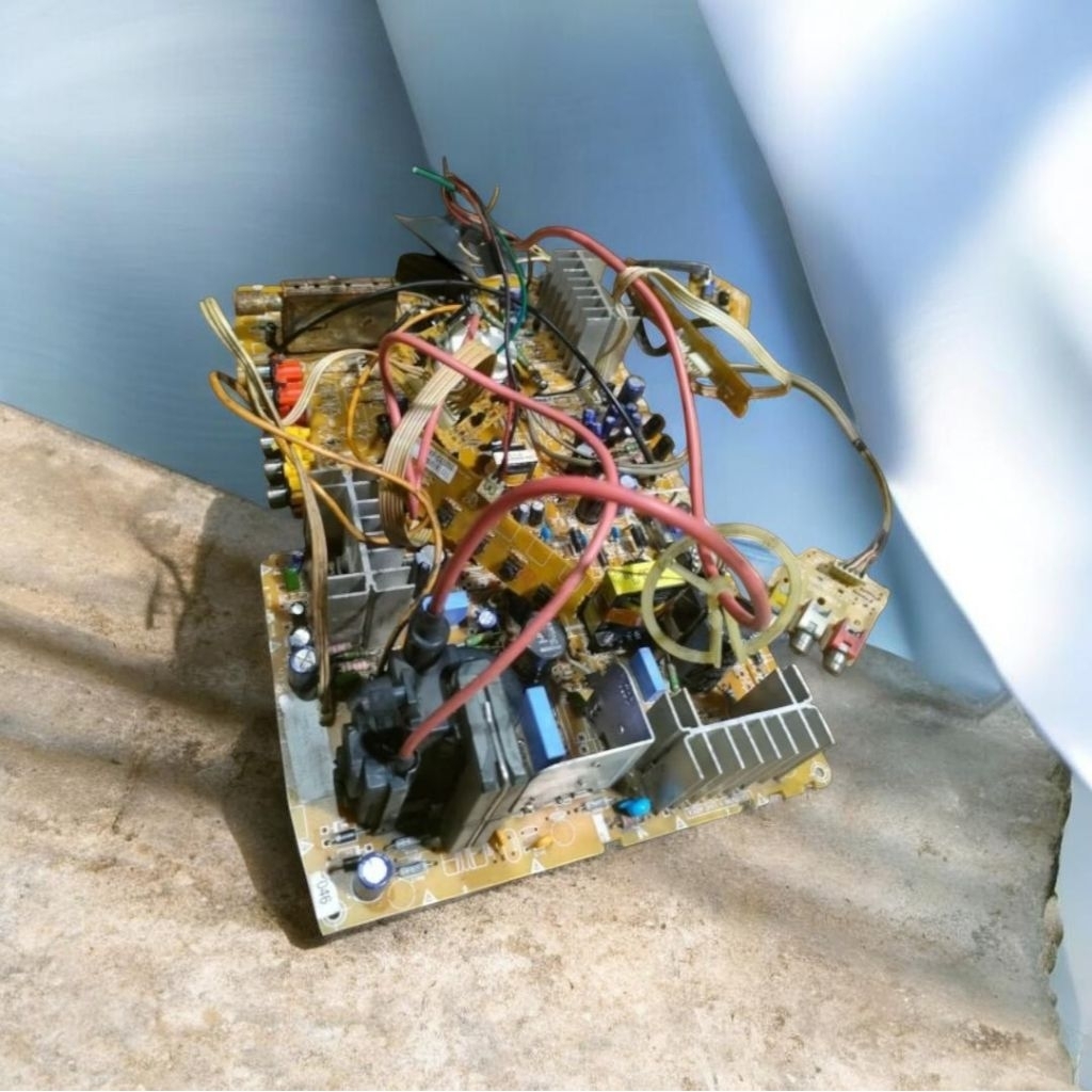 mesin tv Polytron slim21in copotan dari tv blum uji tes/gembling