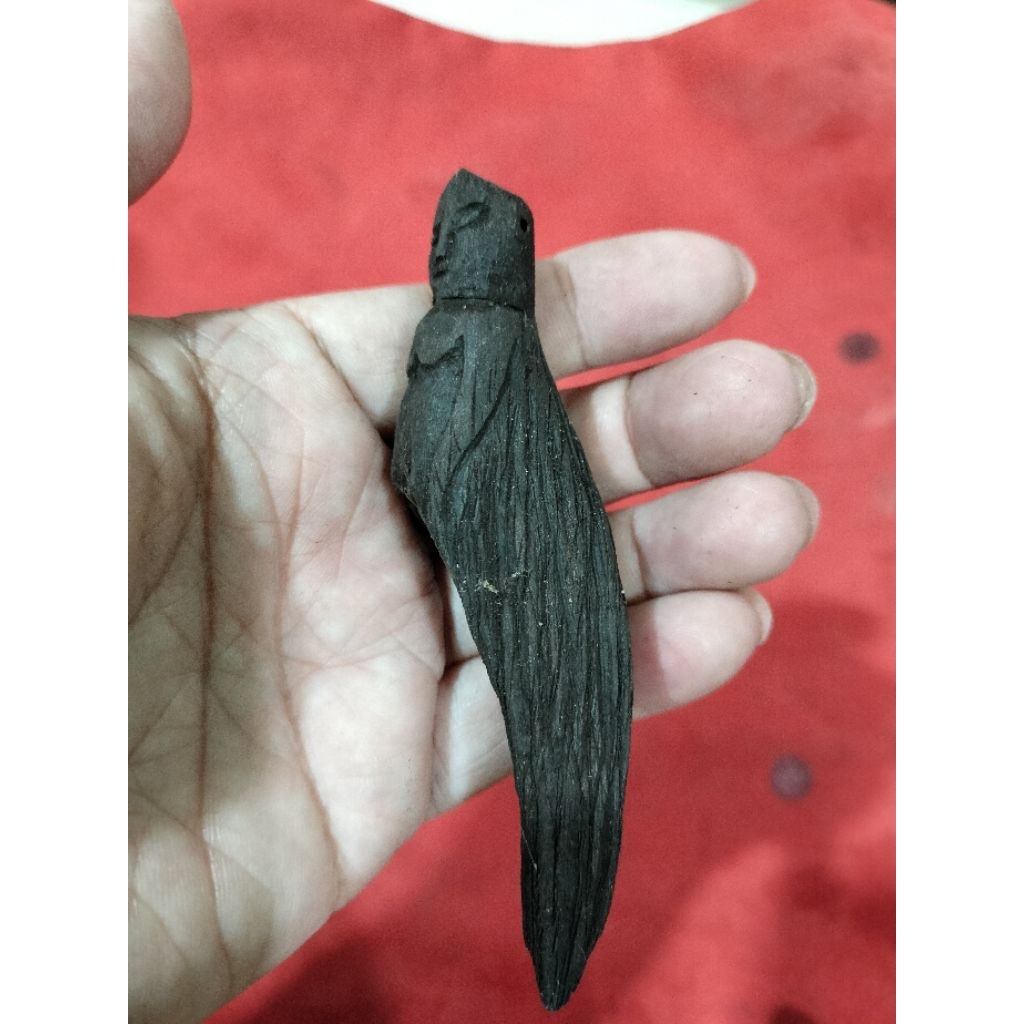 Patung kuno dayak akar kayu ulin.Patung primitif  dayak
