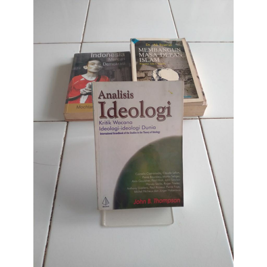 analisis ideologi kritik wacana ideologi-ideologi dunia