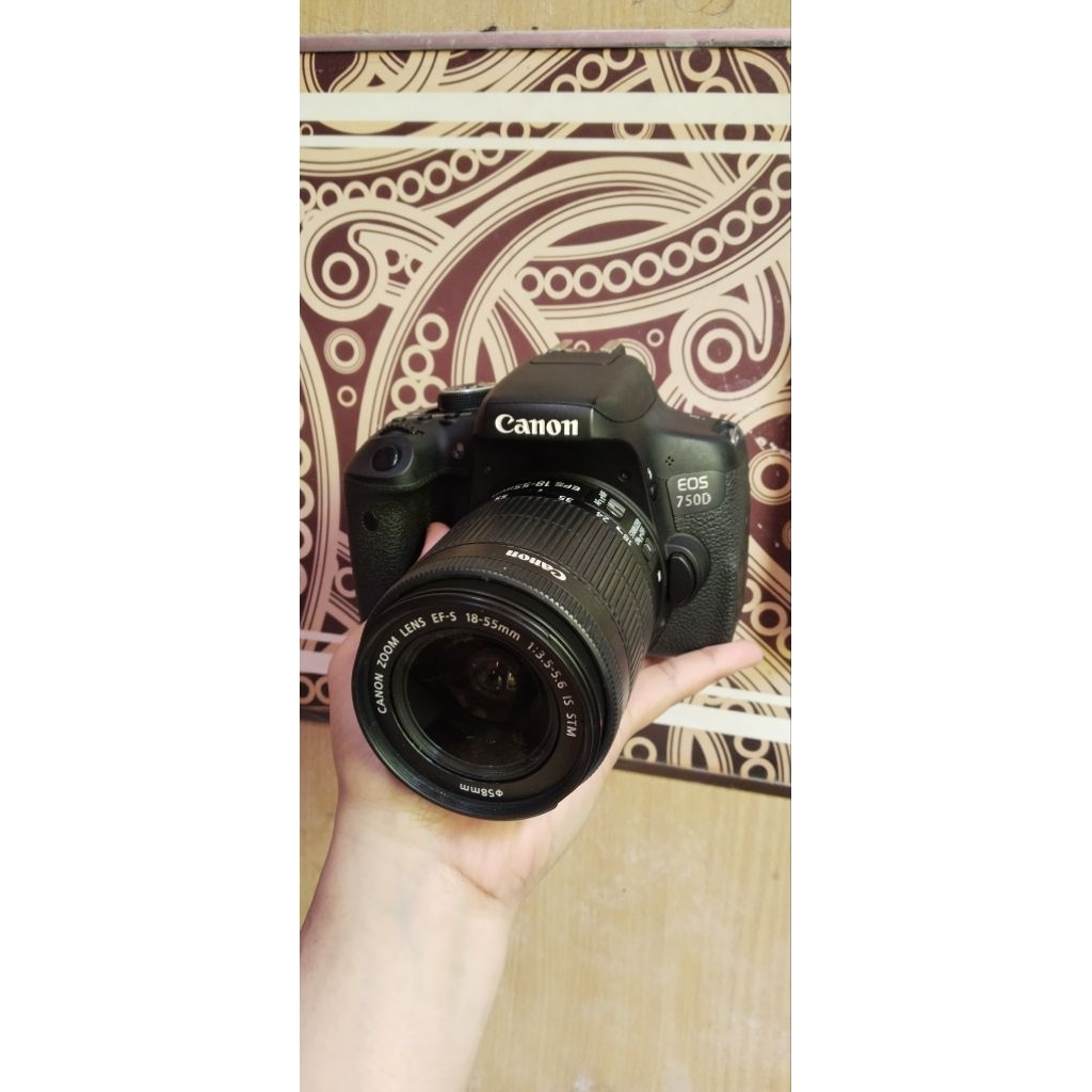 CANON EOS 750D