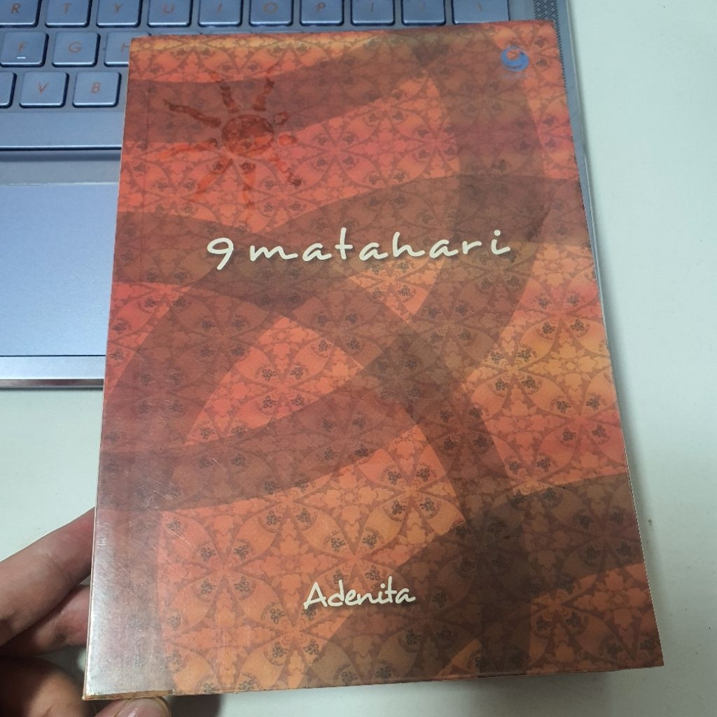 novel 9 Matahari by Adenita (second, original bekas)