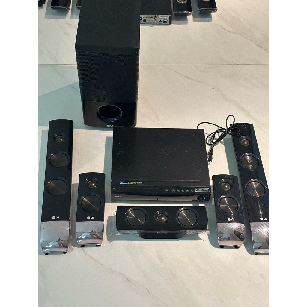 PRELOVED LG HOME THEATER HT806PM Second