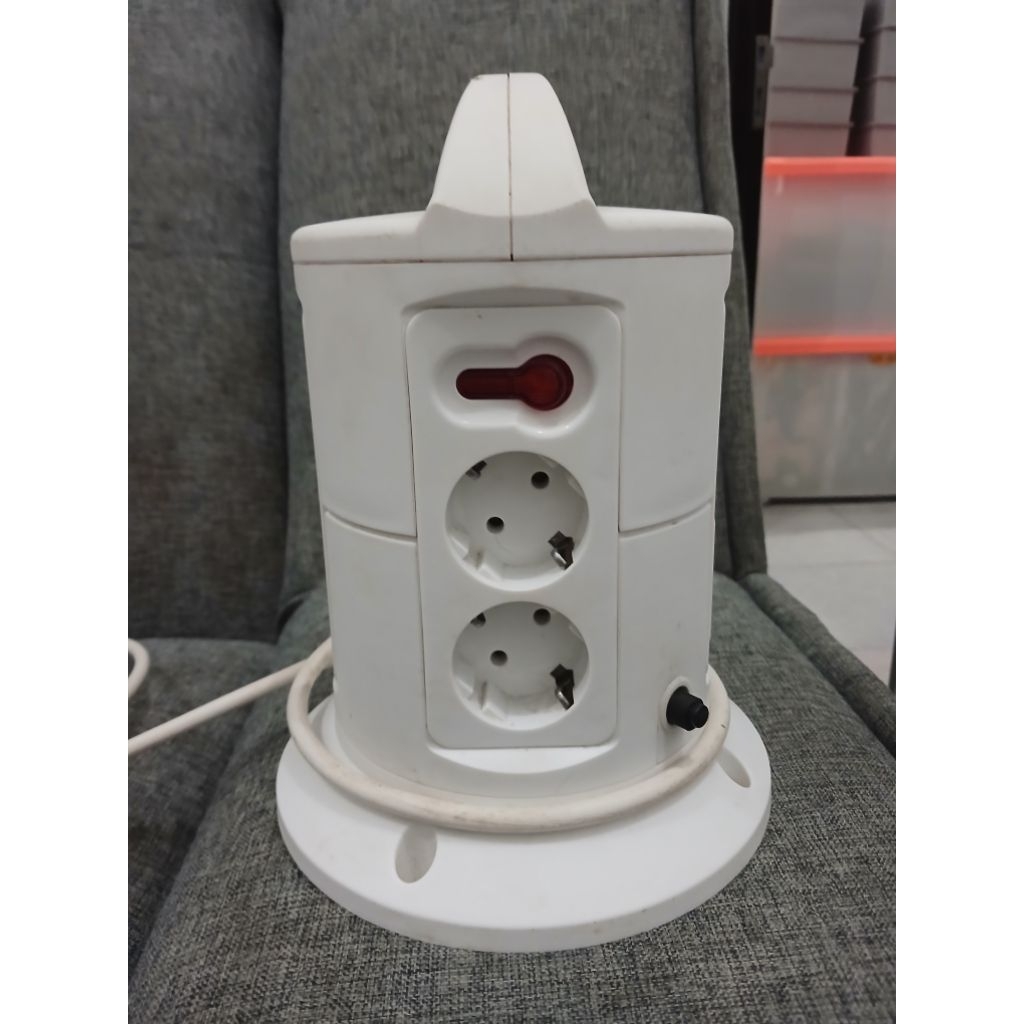 Krisbow - Stop Kontak Berdiri