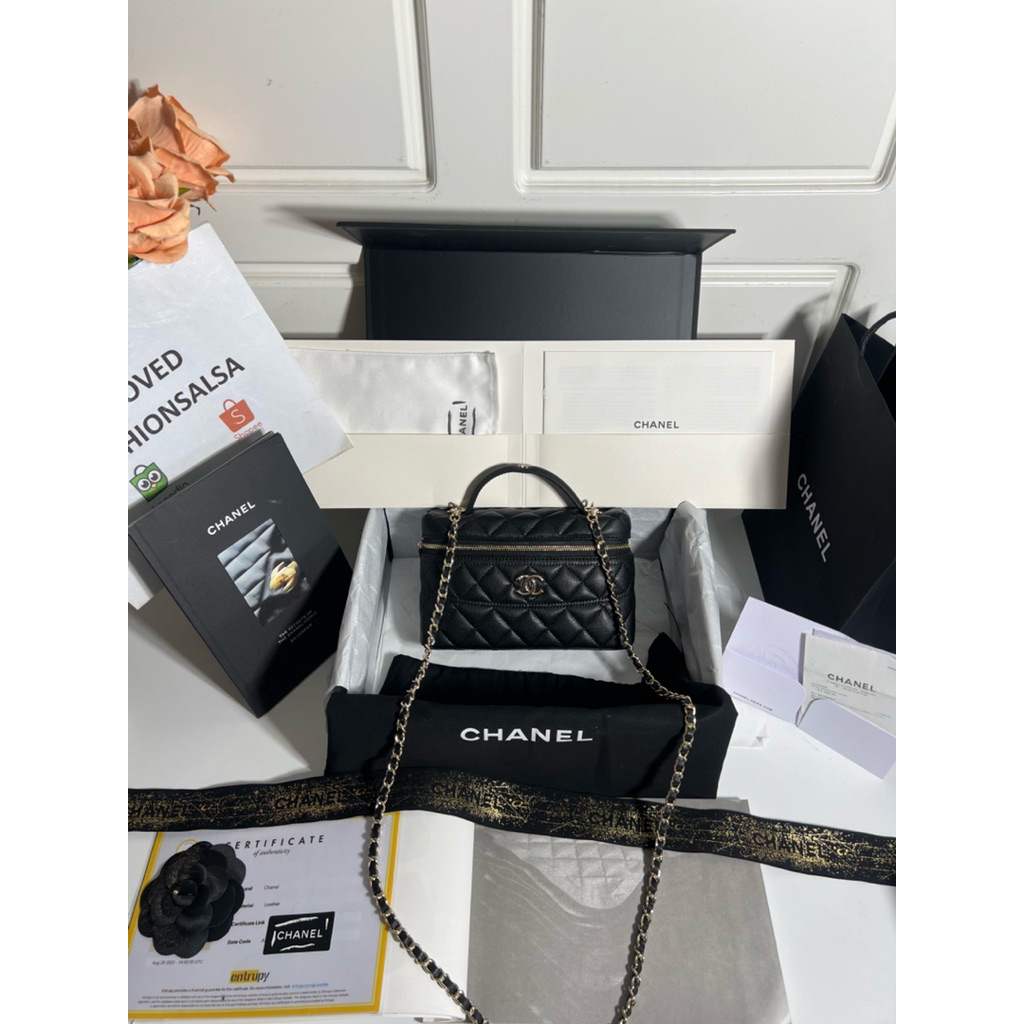 Prel*ved Chanel CC Top Handle Long Vanity Case With Chain Black Caviar Light Gold Hardware authentic