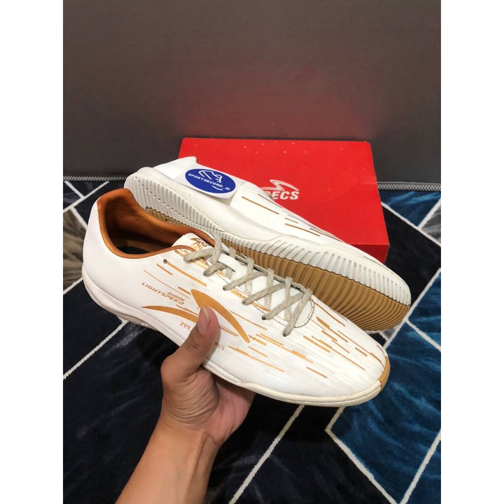 SEPATU FUTSAL LS REBORN WHITE GOLD SIZE 43 SECOND