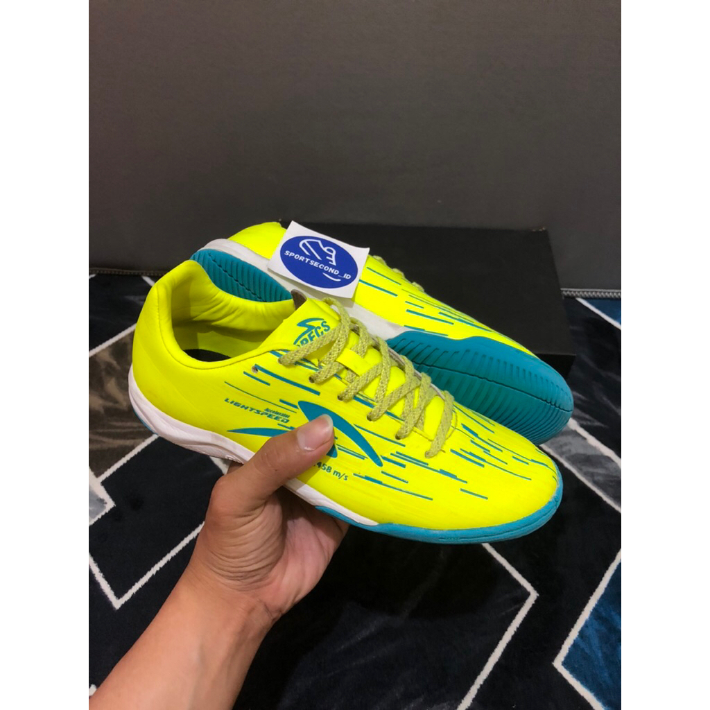SEPATU FUTSAL SPECS REBORN SAFETY YELLOW SIZE 38 SECOND