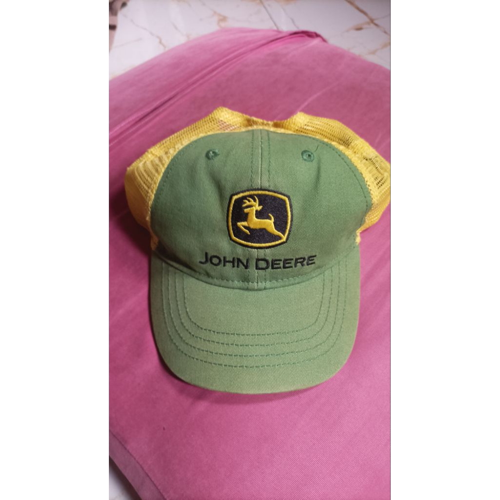 topi John Deere anak
