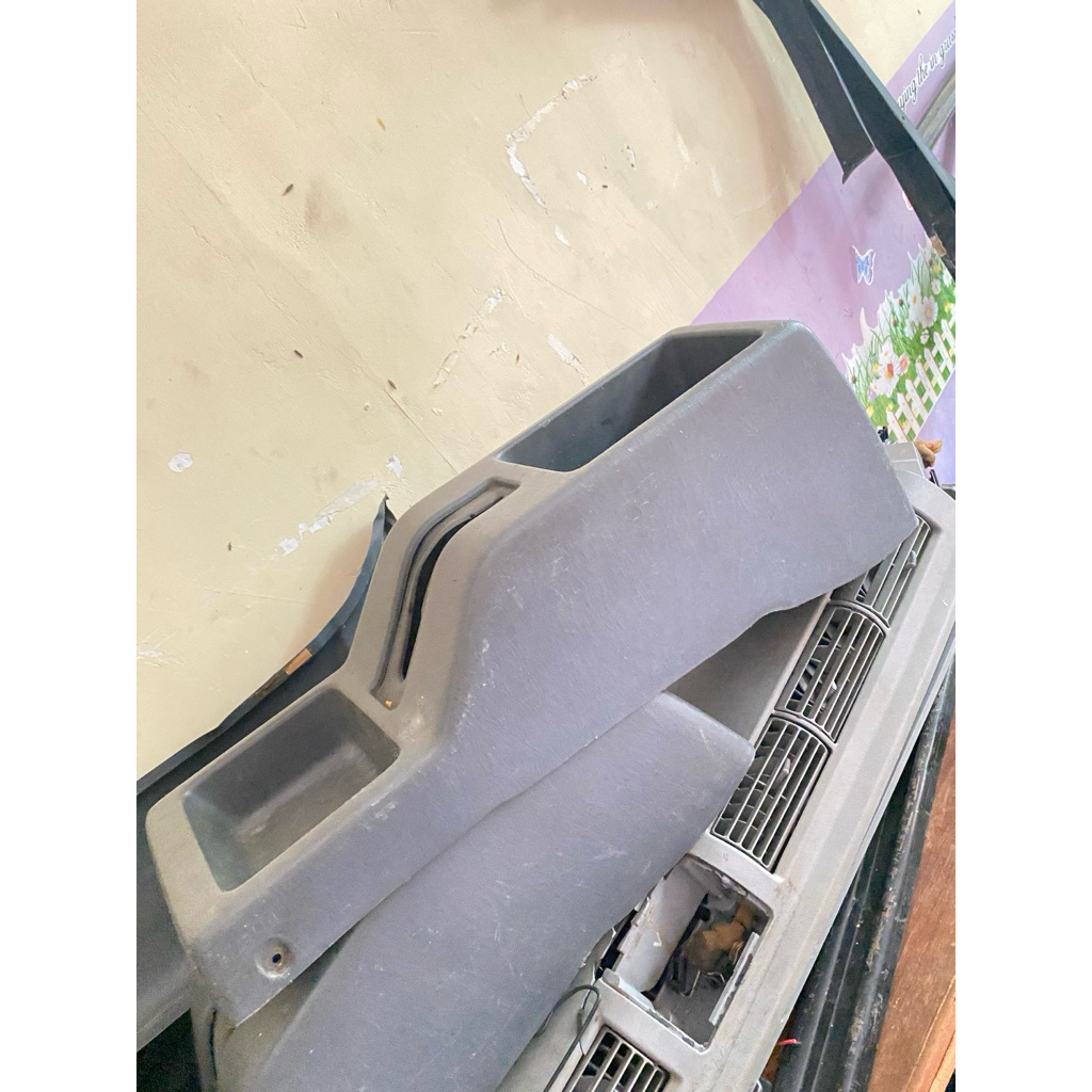 Console box kijang kapsul