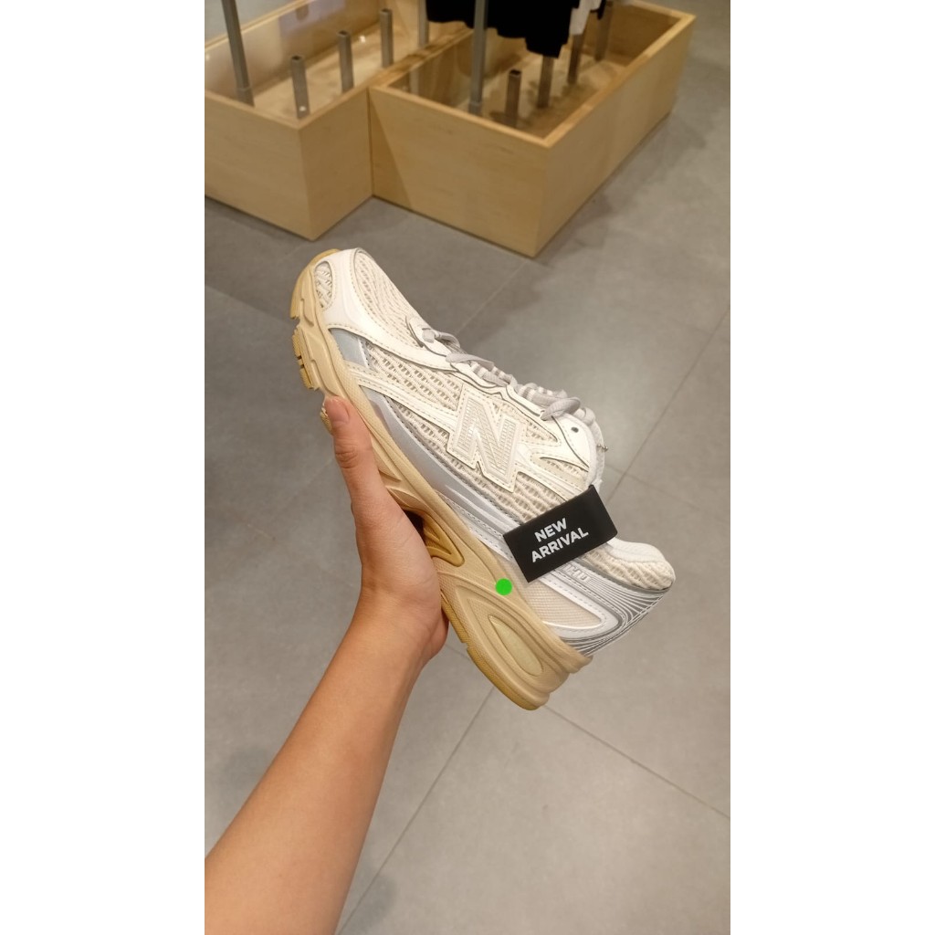 NEW BALANCE 740 (A/W) BEIGE SNEAKERS