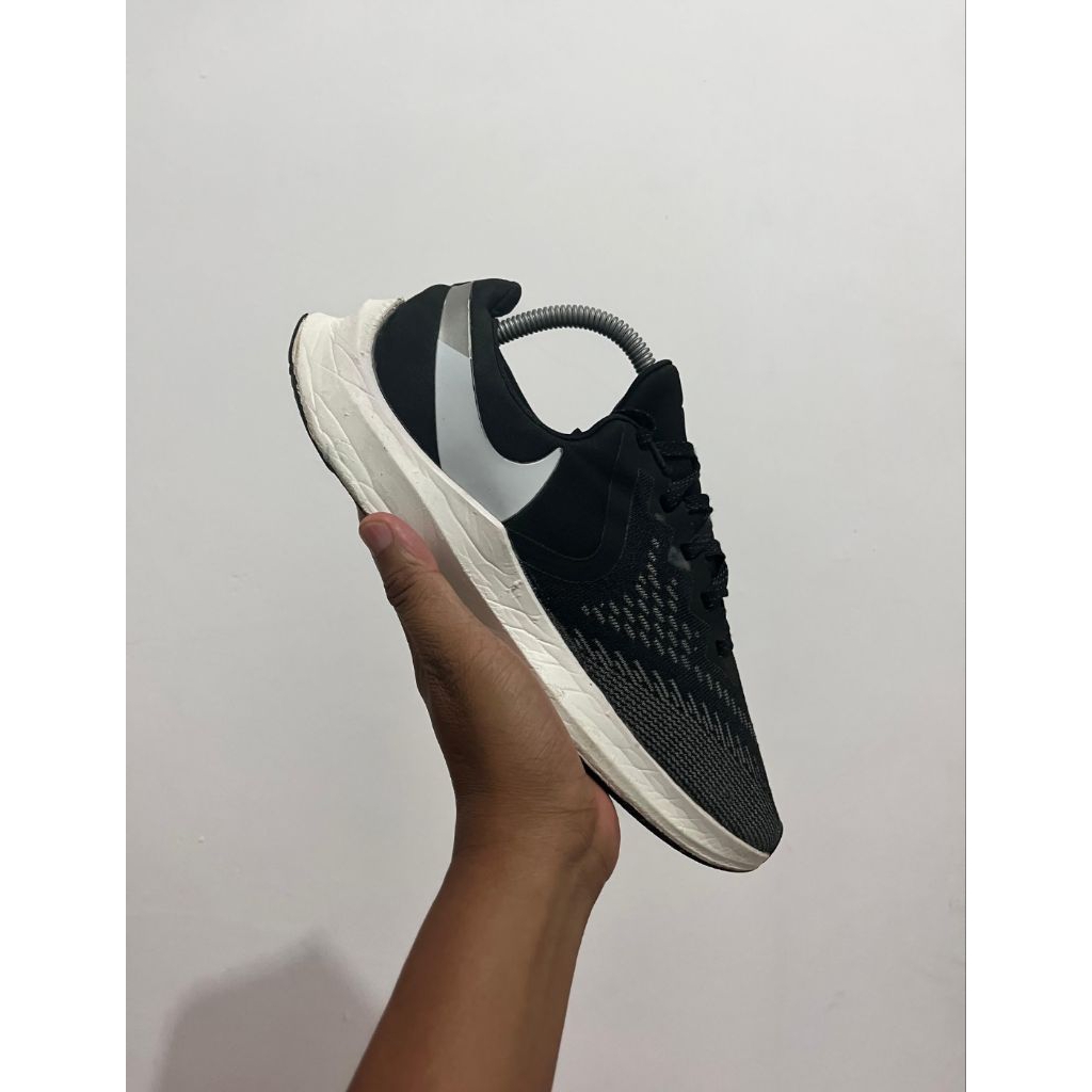 Sepatu Running Nike zoom winflo 6